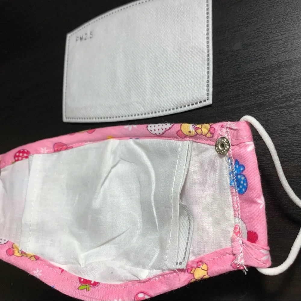 5 for $30🎄 STRAWBERRY FACE MASK WITH AIR FILTER WASHABLE REUSABLE AND KIDS SIZE